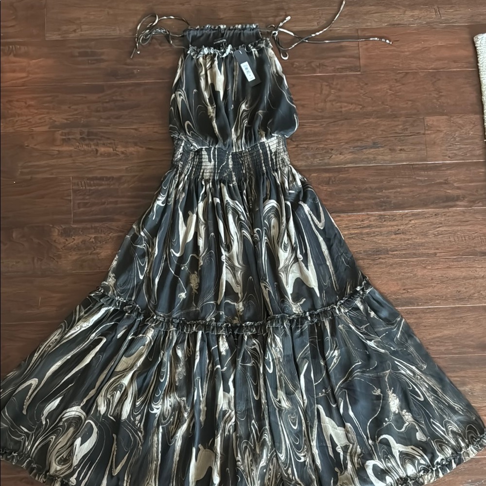 Banana Republic halter Maxi Dress NWT size medium